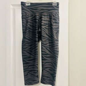 Old Navy Black and Gray Animal Print Leggings